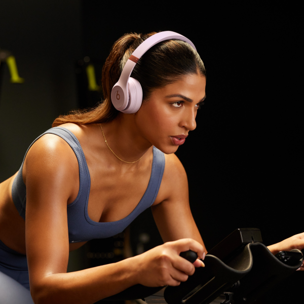 Beats Solo 4 Wireless Over Ear Headphones Cloud Pink