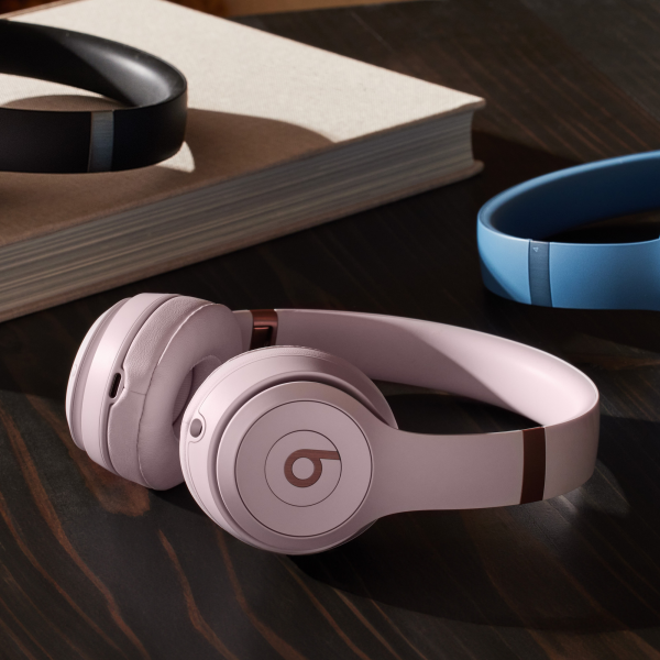 Beats Solo 4 Wireless Over Ear Headphones Cloud Pink